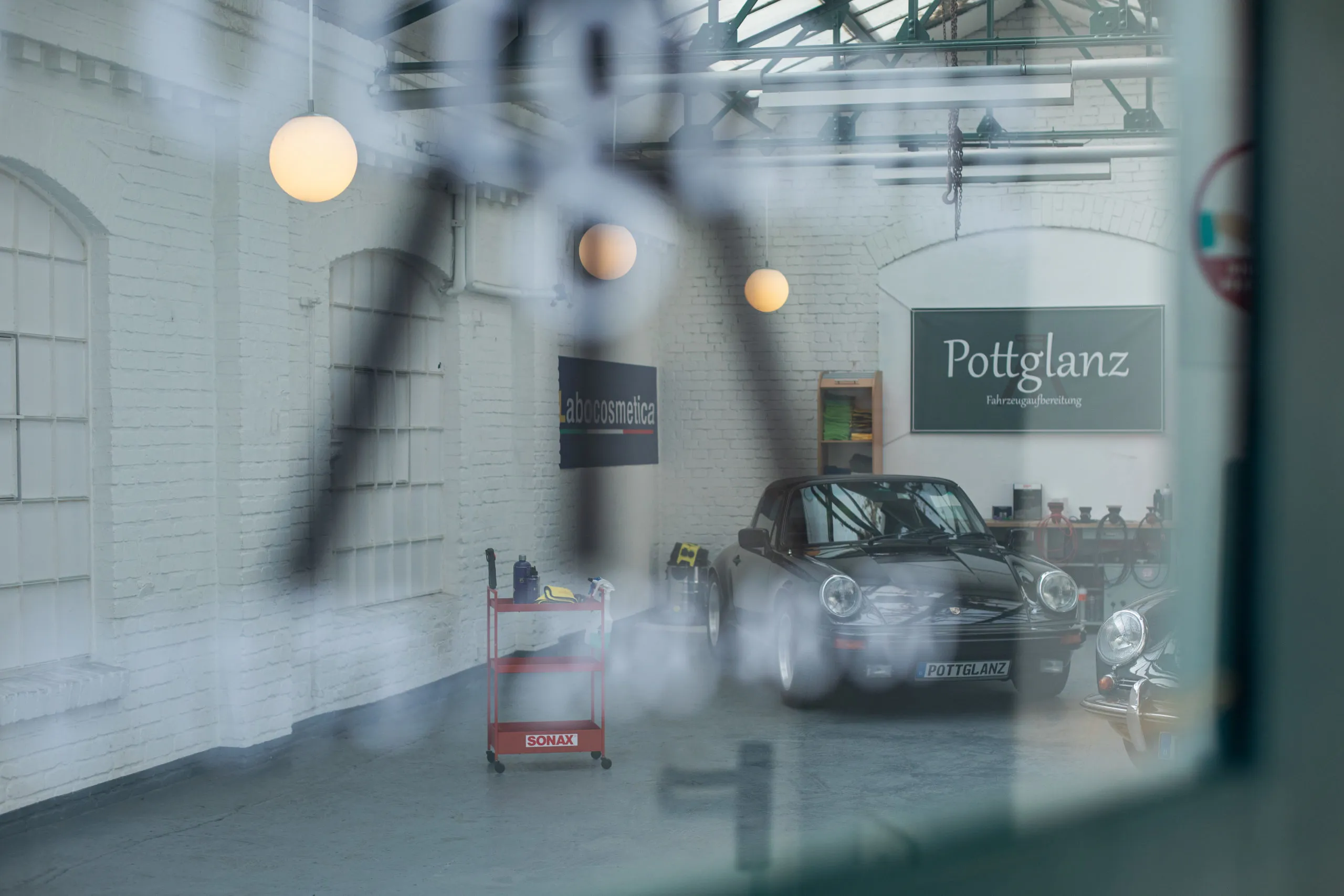 Blick in die Werkstatt von Pottglanz Automotive